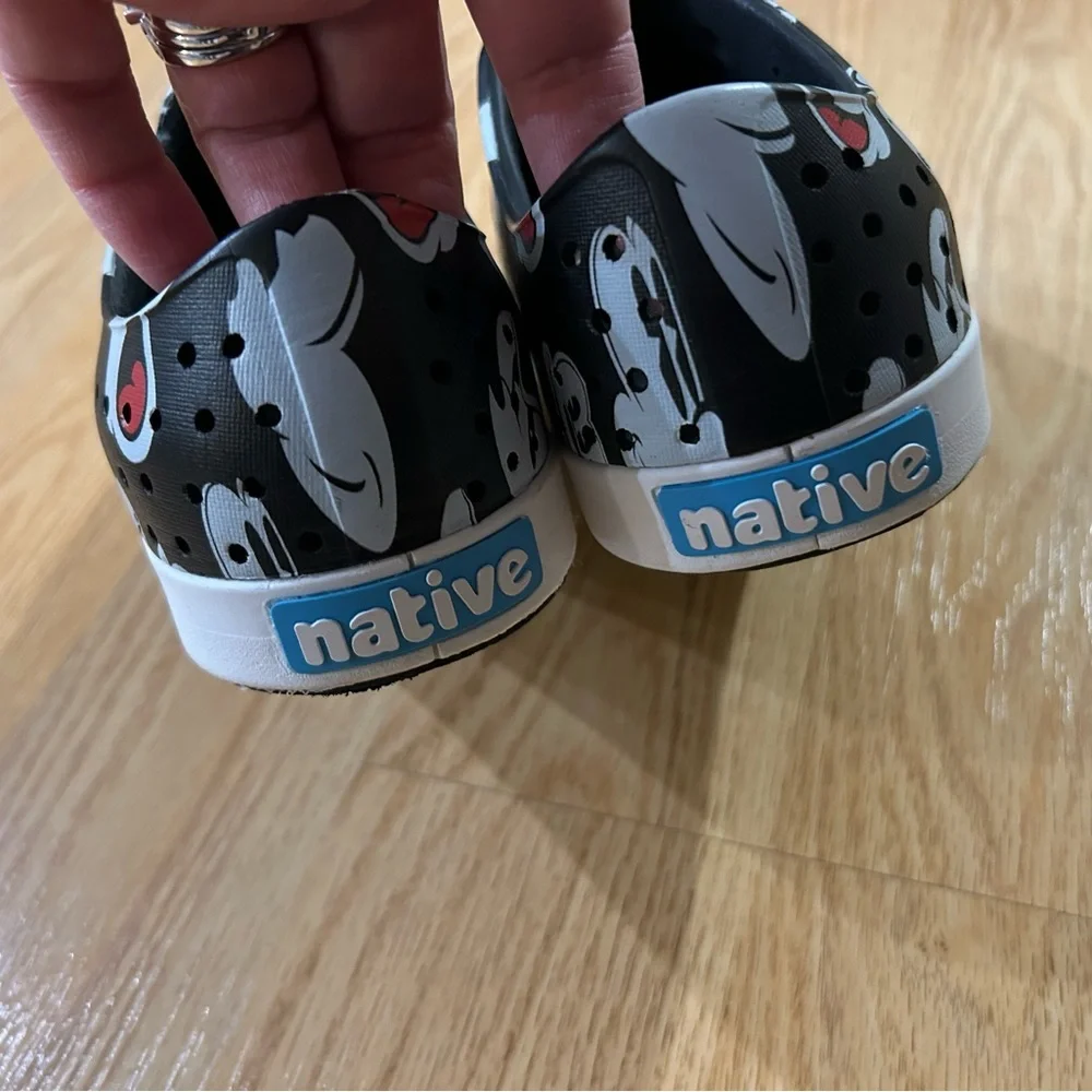 Native x Mickey Mouse shoes - Like new! M5/W7 - Picture 3 of 4